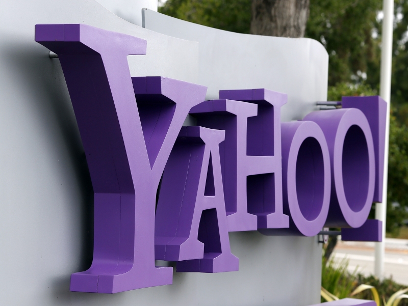 “Yahoo!” 3000 ажилтнаа цомхотгоно