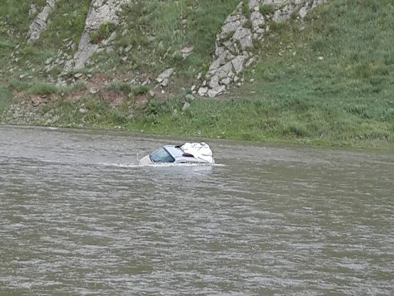 Сумын харцага Л.Буяннэмэх нар долоон хүний амь аварлаа