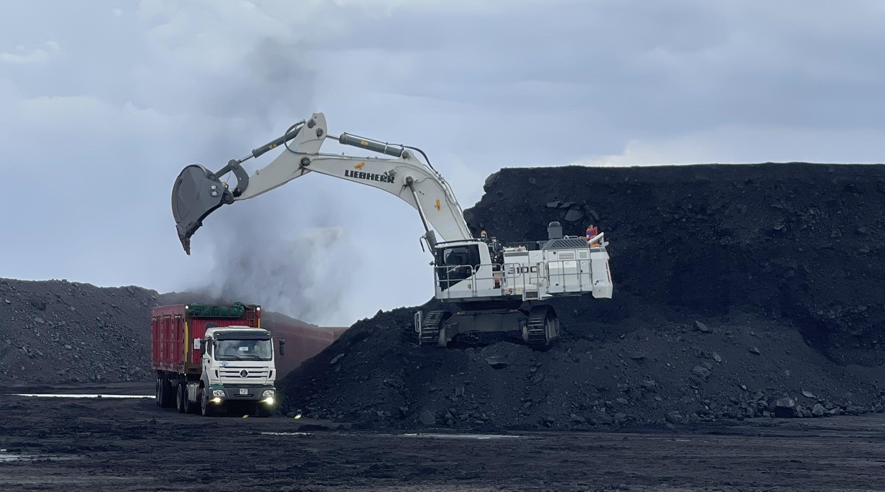 "Эрдэнэс тавантолгой" ХК 44.8 мянган тонн эрчим хүчний нүүрс арил...