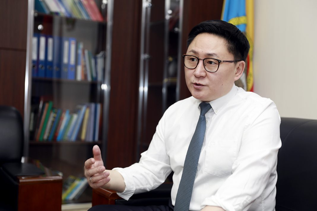 Б.Энхболд: "Бүх зүйлийг улсын хөрөнгөөр хийнэ" гэж улайрдгаас бол...